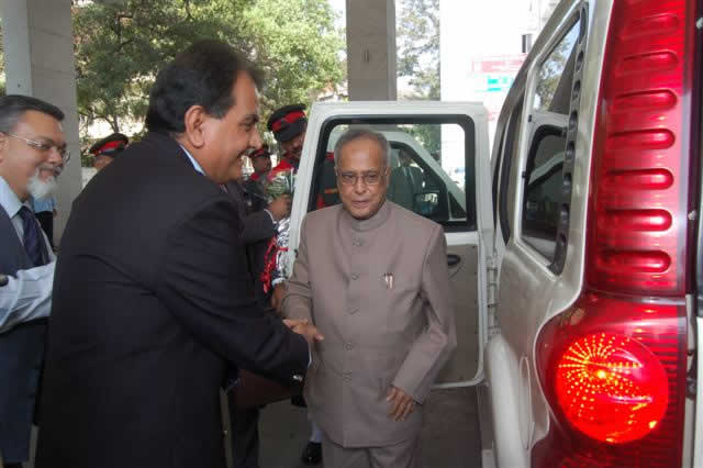 अर्थमंत्री, श्री प्रणव मुखर्जी यांनी केंद्रीय कार्यालयाला भेट दिली - 3