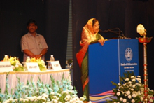 The President of India Smt. Pratibha Devi Singh Patil addresses the audience